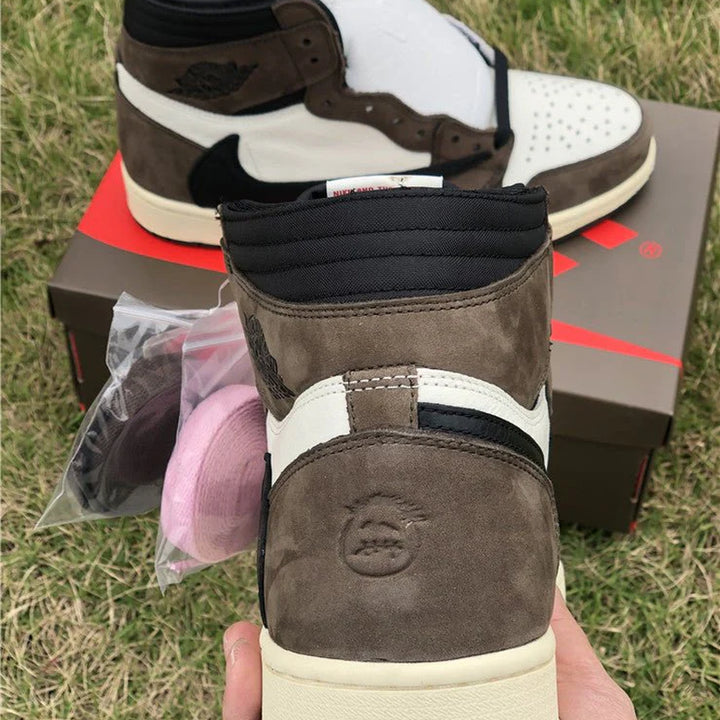 JORDAN 1 RETRO HIGH X TRAVIS SCOTT