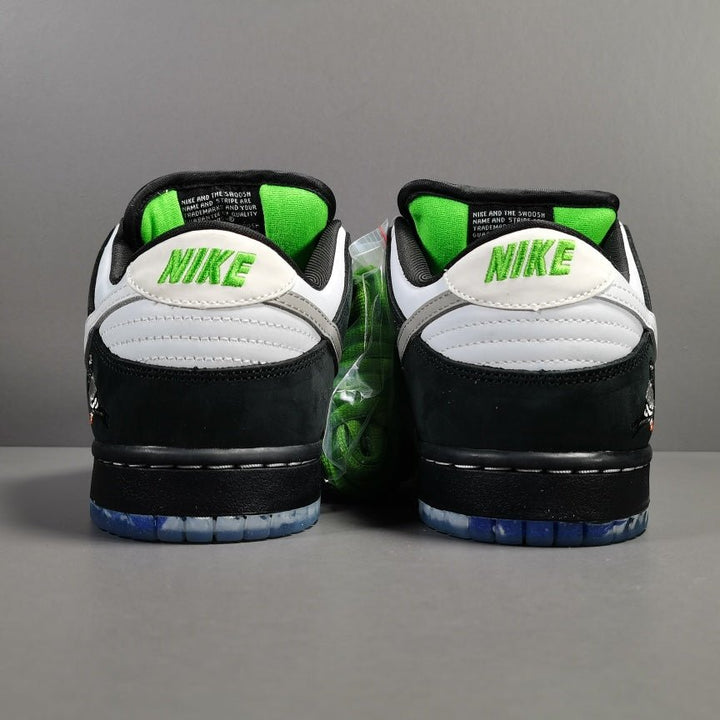 NIKE SB DUNK X STAPLE PANDA PIGEON