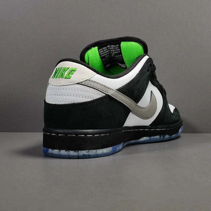 NIKE SB DUNK X STAPLE PANDA PIGEON