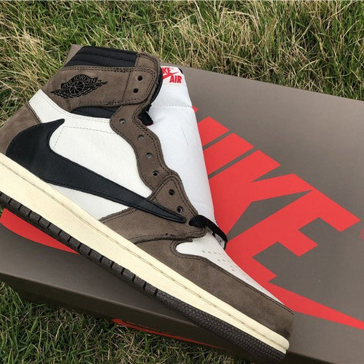 JORDAN 1 RETRO HIGH X TRAVIS SCOTT