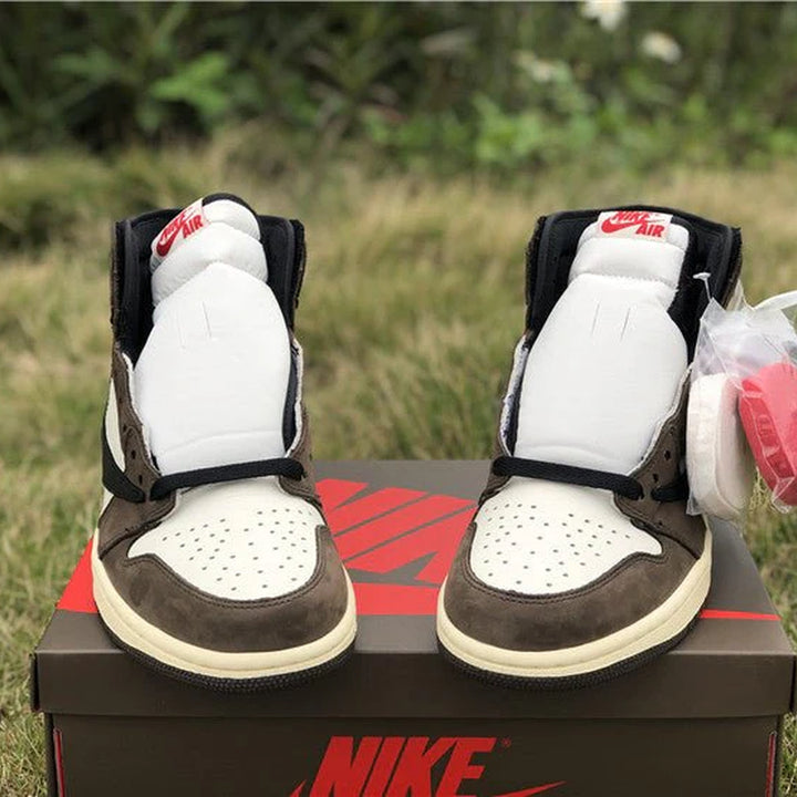 JORDAN 1 RETRO HIGH X TRAVIS SCOTT