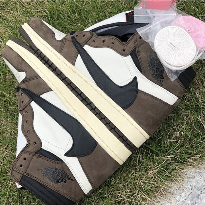 JORDAN 1 RETRO HIGH X TRAVIS SCOTT