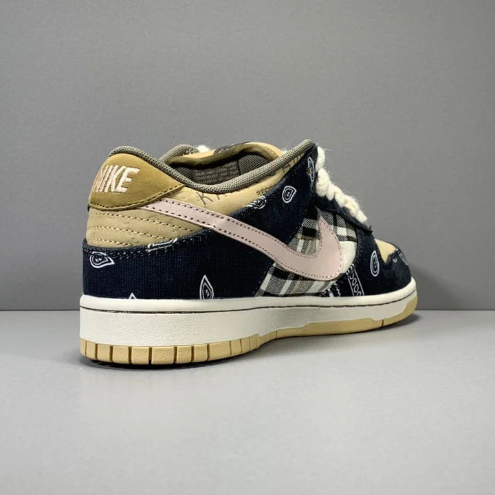 NIKE SB DUNK X TRAVIS SCOTT