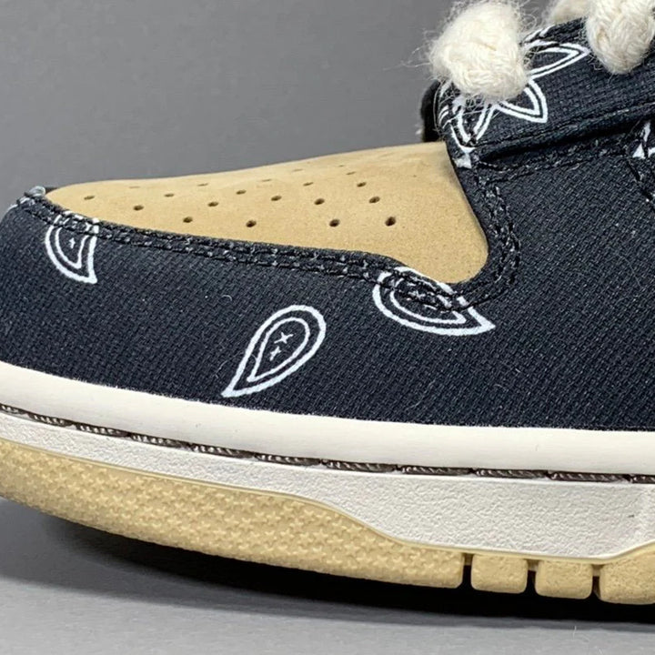 NIKE SB DUNK X TRAVIS SCOTT