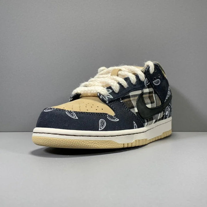 NIKE SB DUNK X TRAVIS SCOTT