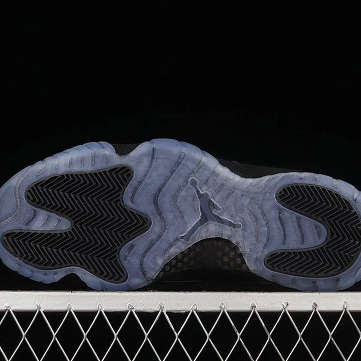 AIR JORDAN 11 RETRO CAP and GOWN BLACK/BLACK-BLACK