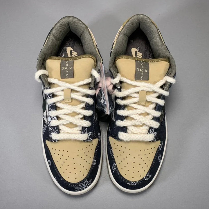 NIKE SB DUNK X TRAVIS SCOTT