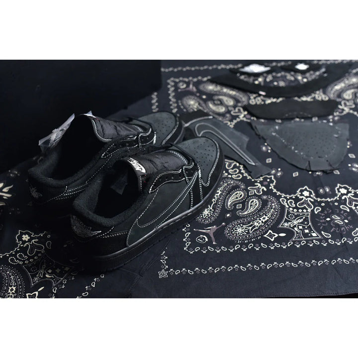 JORDAN 1 LOW X TRAVIS SCOTT PHANTOM