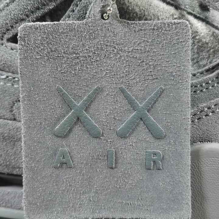 JORDAN 4 X KAWS