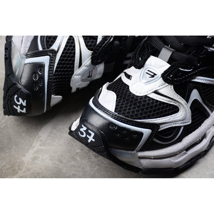 BALENCIAGA RUNNER X BLACK WHITE