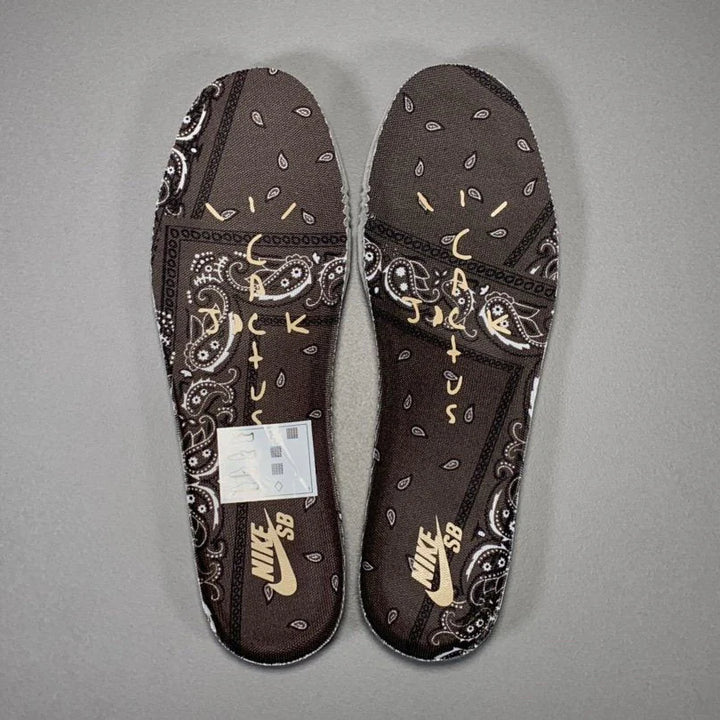 NIKE SB DUNK X TRAVIS SCOTT