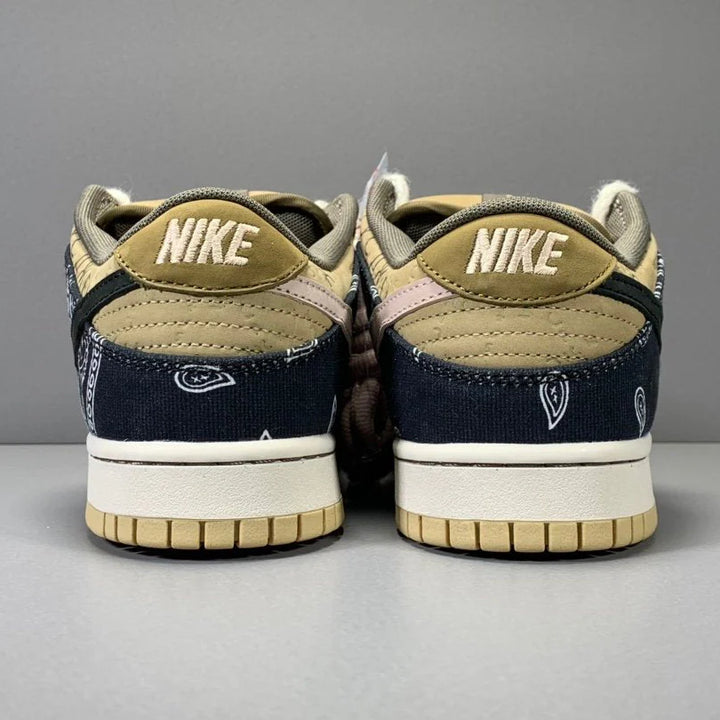 NIKE SB DUNK X TRAVIS SCOTT