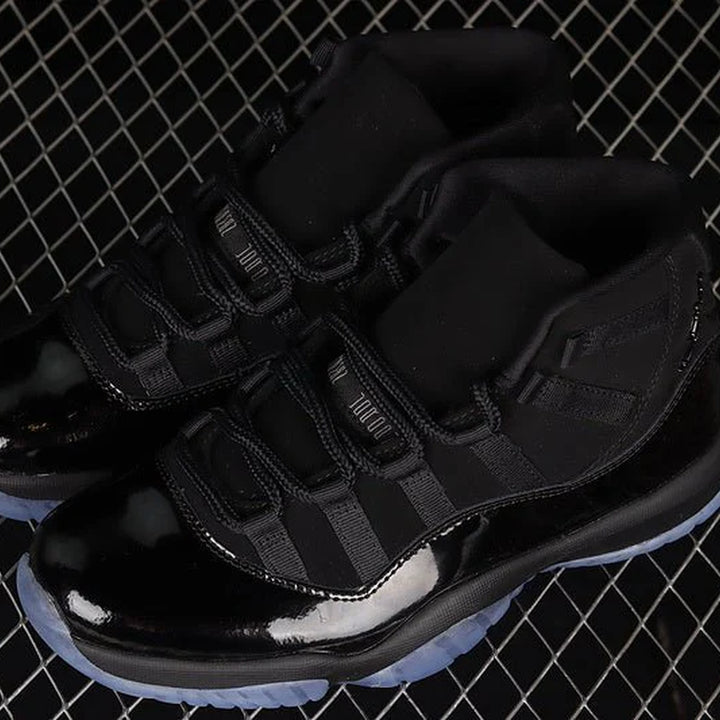 AIR JORDAN 11 RETRO CAP and GOWN BLACK/BLACK-BLACK