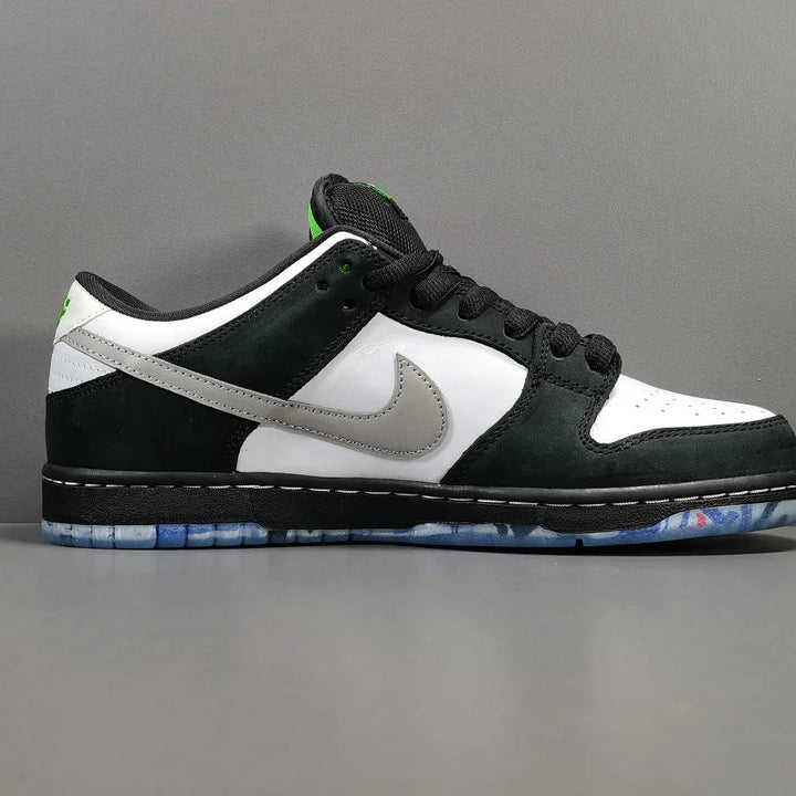 NIKE SB DUNK X STAPLE PANDA PIGEON